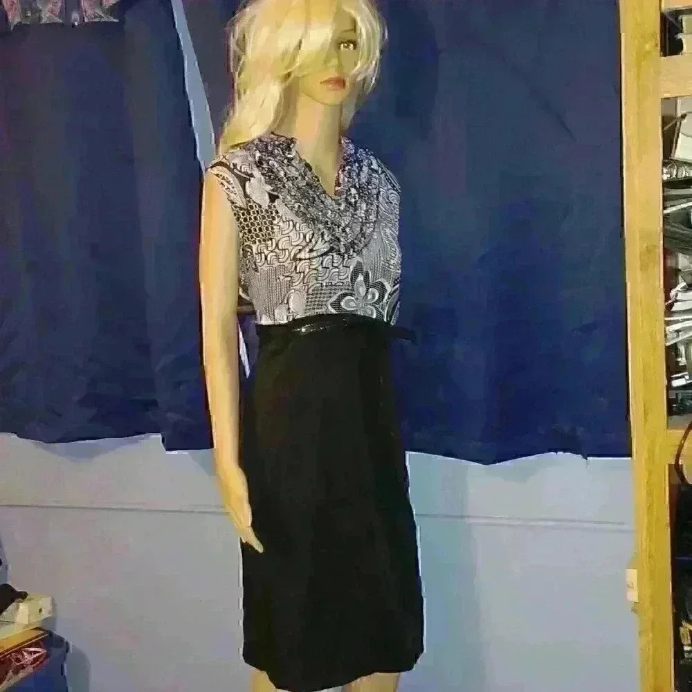 NWT - Voir Voir Classy Black & White Dress W/Belt- Size 16